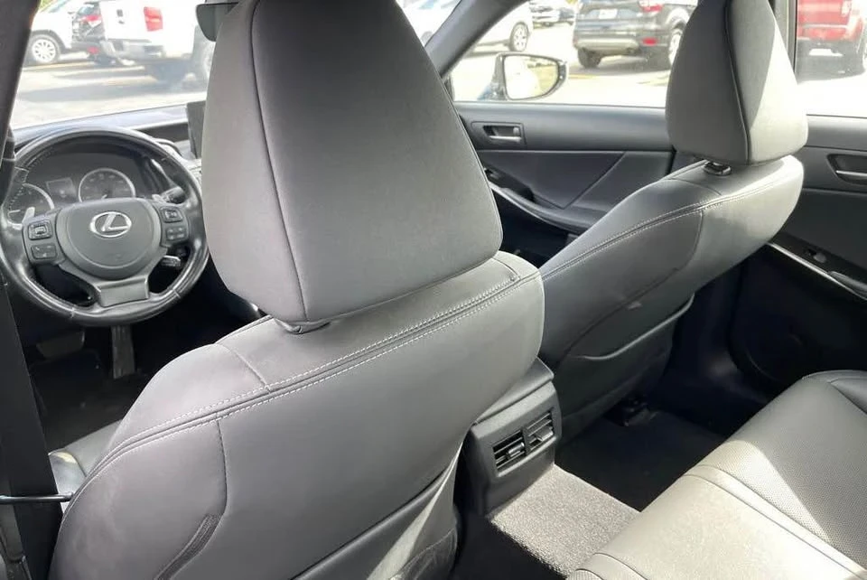 2021 Lexus IS 3rd Gen - Image 5 of 9