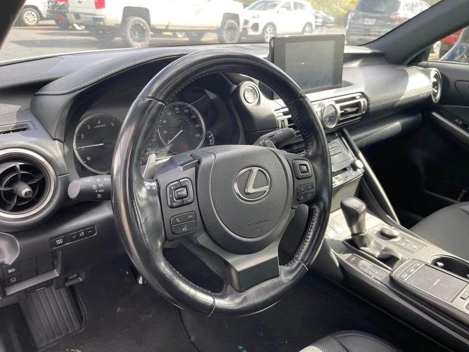 2021 Lexus IS 3rd Gen - Image 6 of 9