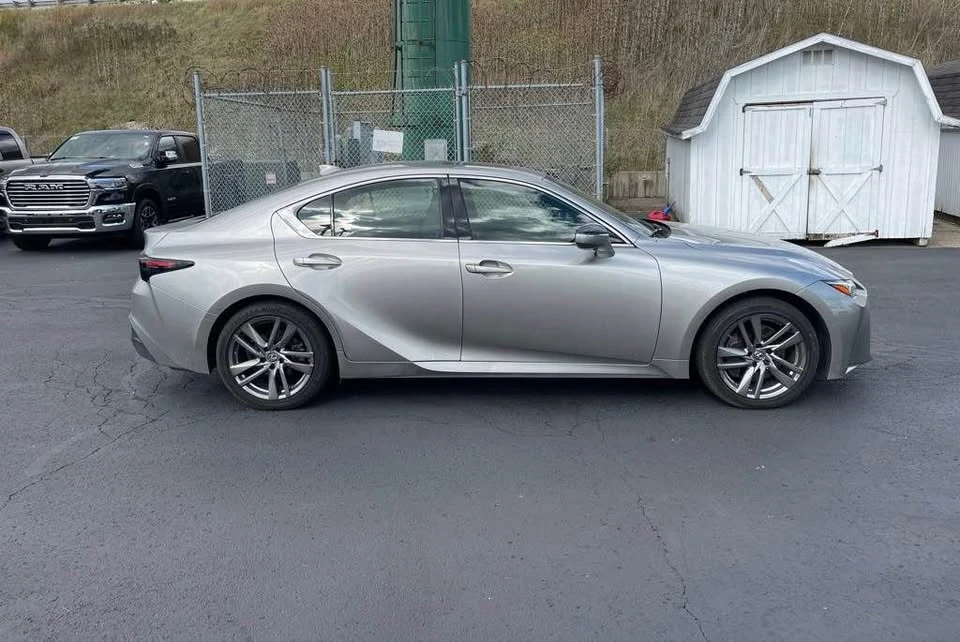 2021 Lexus IS 3rd Gen - Image 2 of 9