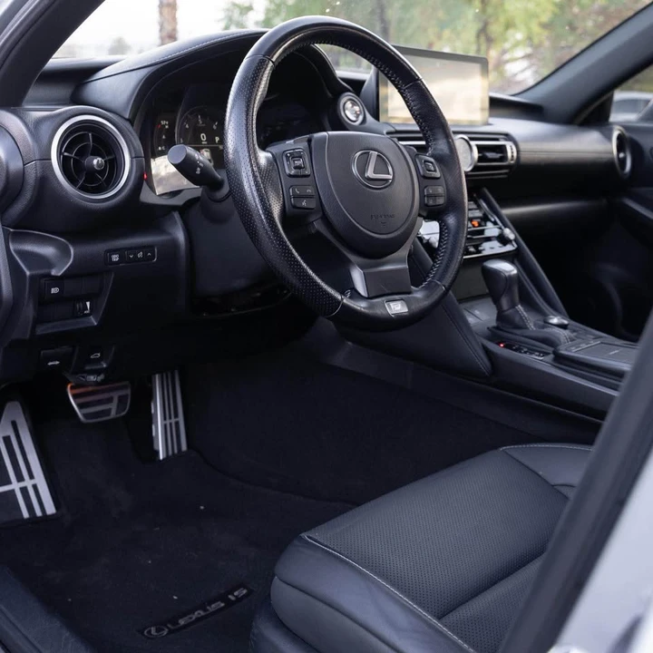 2021 Lexus IS 3rd Gen - Image 17 of 18