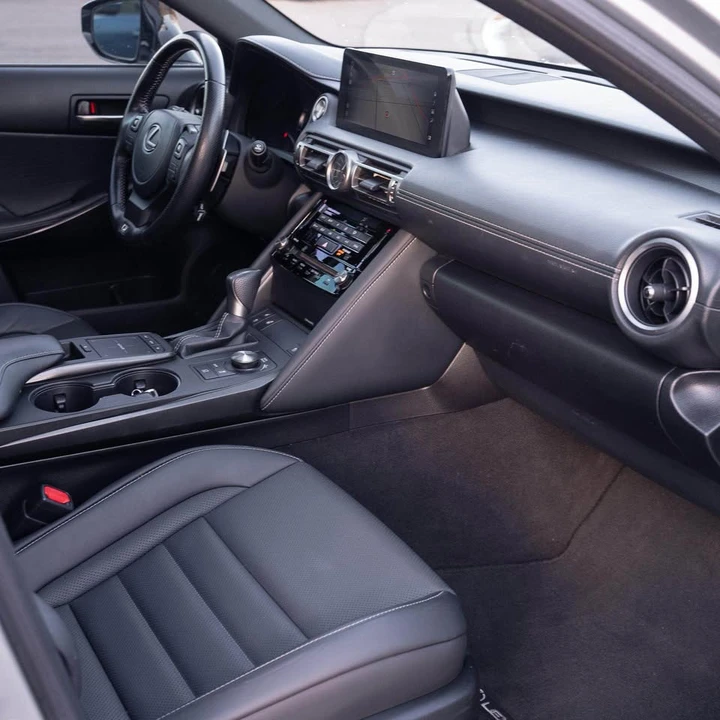 2021 Lexus IS 3rd Gen - Image 16 of 18