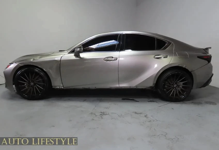 2021 Lexus IS 3rd Gen - Image 11 of 21