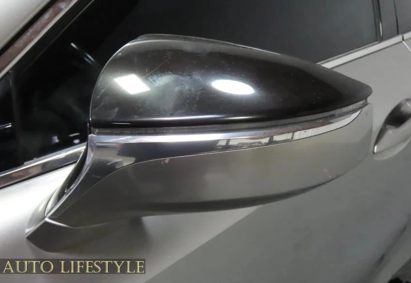 2021 Lexus IS 3rd Gen - Image 17 of 21