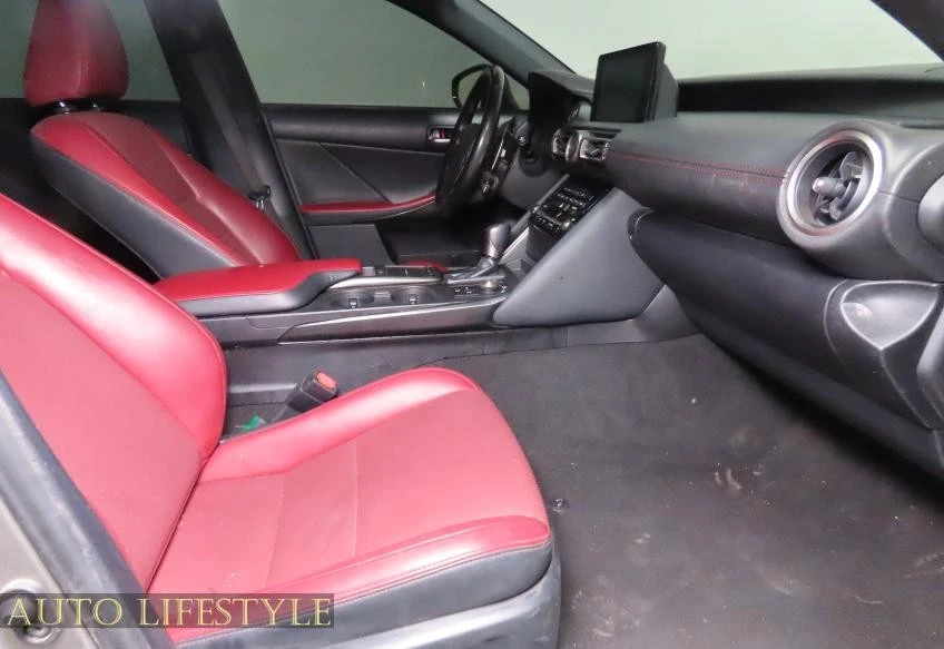 2021 Lexus IS 3rd Gen - Image 20 of 21