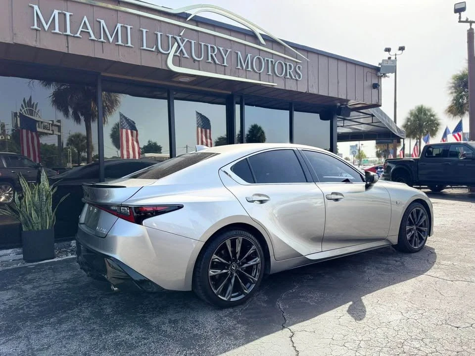 2021 Lexus IS 3rd Gen - Image 5 of 15