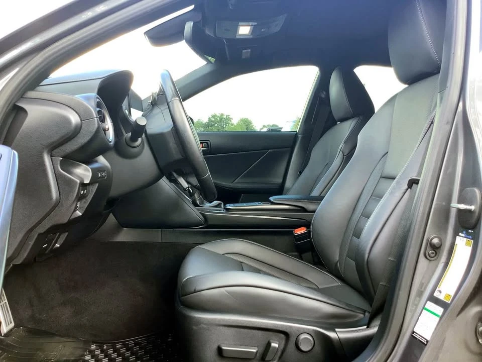 2021 Lexus IS 3rd Gen - Image 8 of 10
