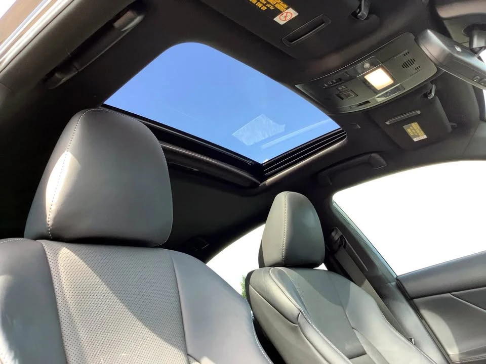 2021 Lexus IS 3rd Gen - Image 5 of 10