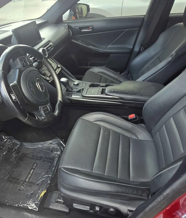 2021 Lexus IS 3rd Gen - Image 11 of 17