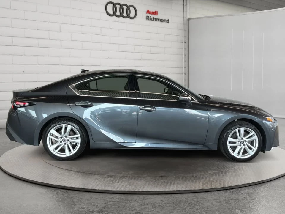 2021 Lexus IS 3rd Gen - Image 4 of 20