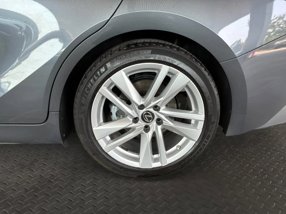 2021 Lexus IS 3rd Gen - Image 9 of 20