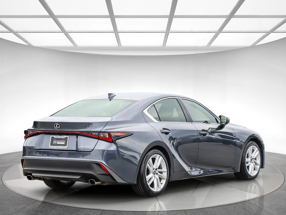 2021 Lexus IS 3rd Gen - Image 4 of 12