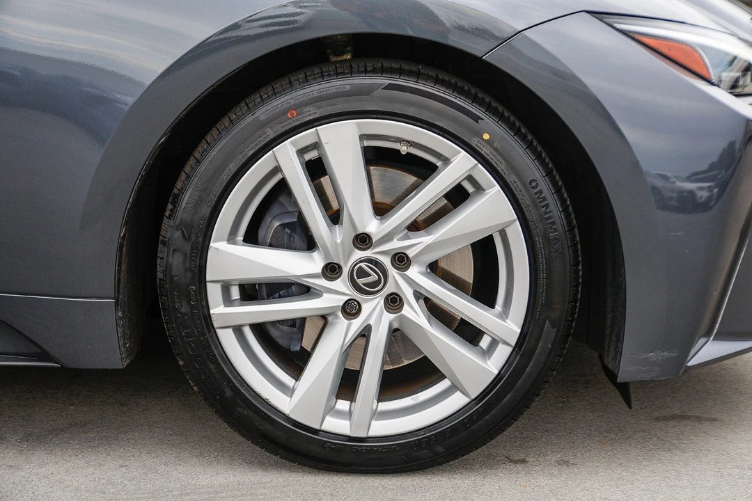 2021 Lexus IS 3rd Gen - Image 9 of 12