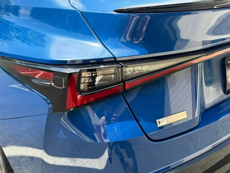 2021 Lexus IS 3rd Gen - Image 7 of 17