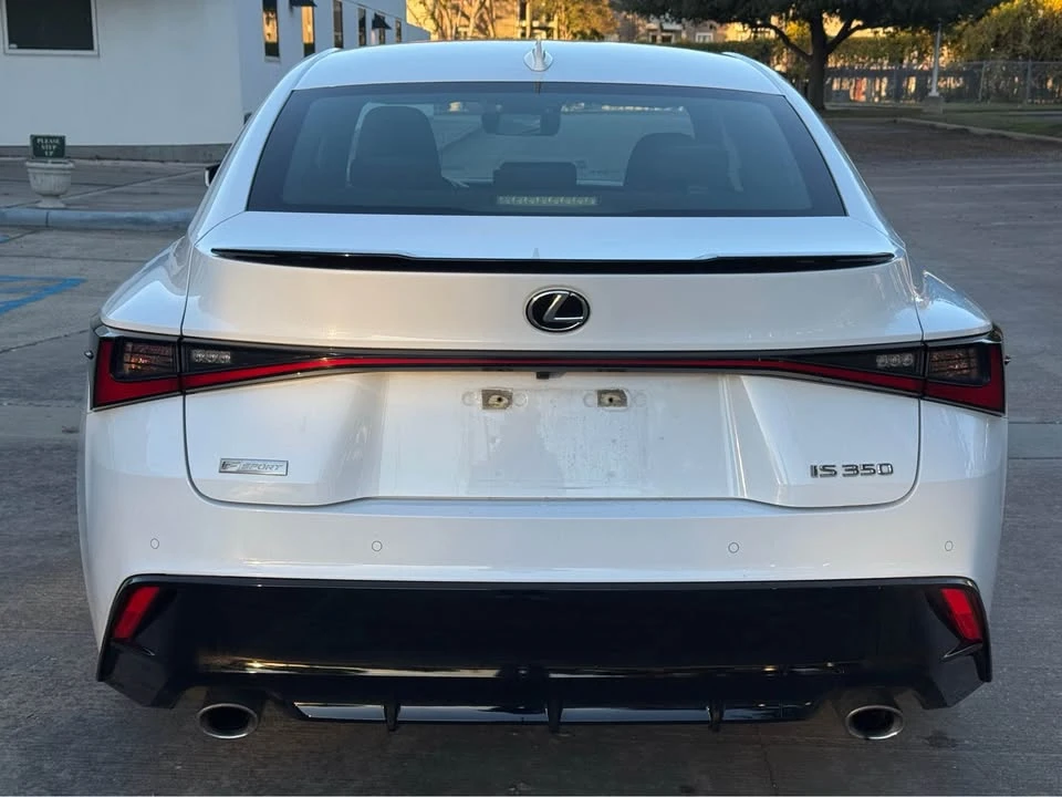 2021 Lexus IS 3rd Gen - Image 5 of 19