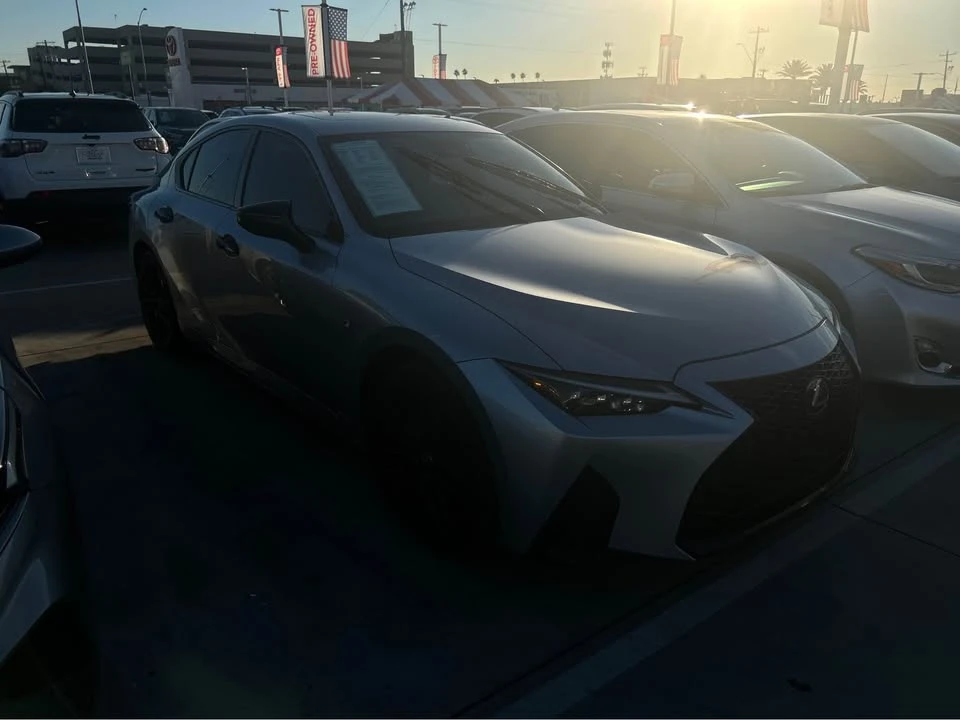 2021 Lexus IS 3rd Gen - Image 5 of 10