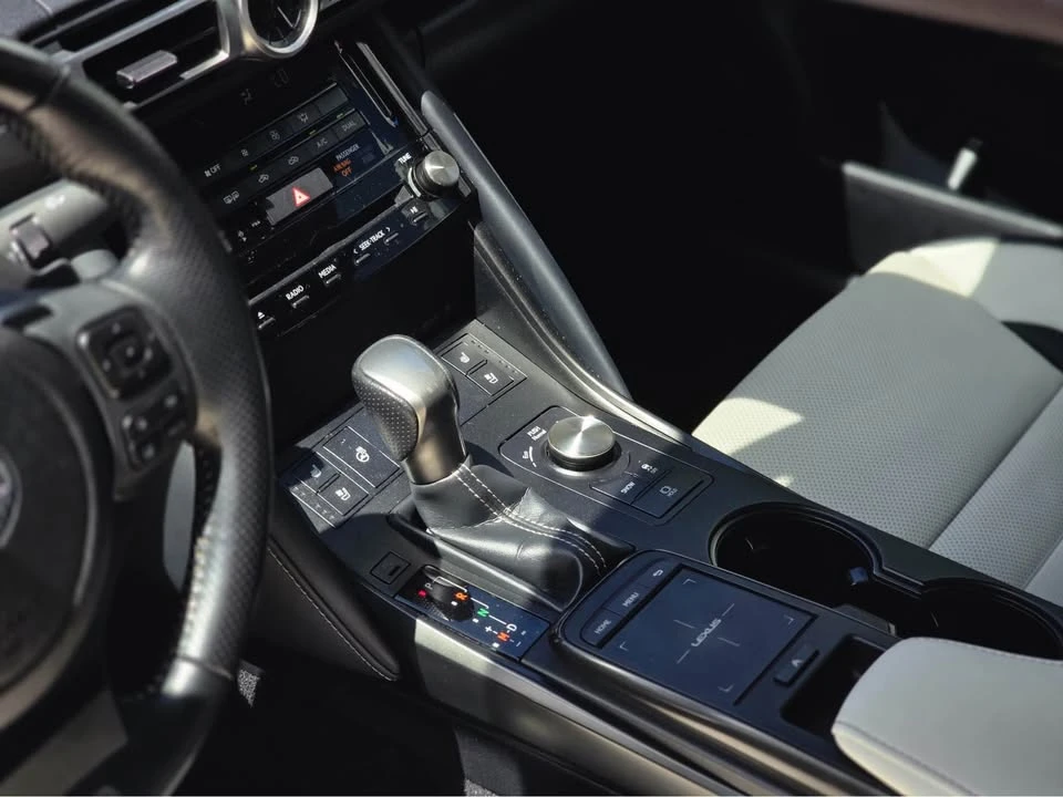 2021 Lexus IS 3rd Gen - Image 15 of 19