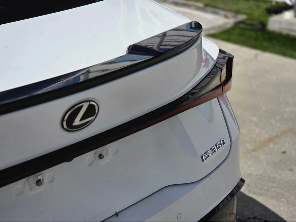 2021 Lexus IS 3rd Gen - Image 11 of 19