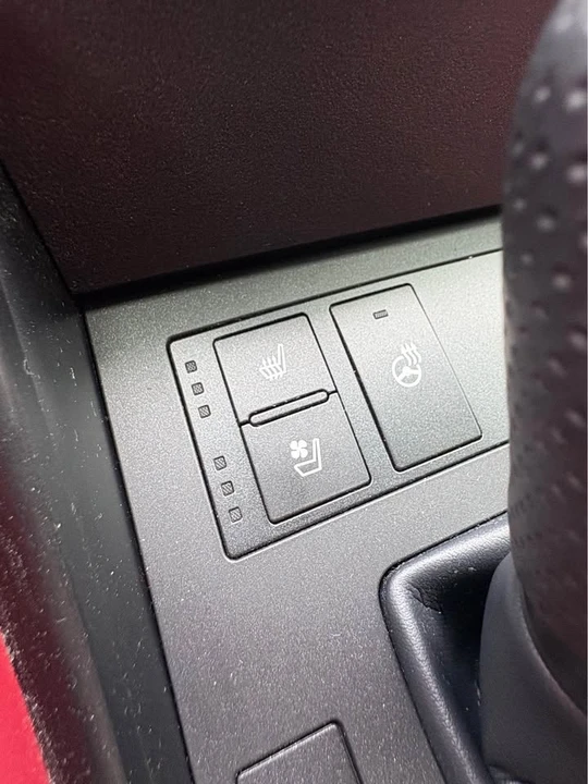 2021 Lexus IS 3rd Gen - Image 11 of 12