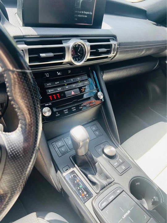 2021 Lexus IS 3rd Gen - Image 8 of 11