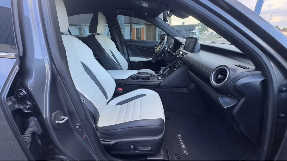2021 Lexus IS 3rd Gen - Image 8 of 10