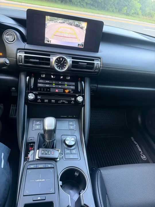 2021 Lexus IS 3rd Gen - Image 16 of 19