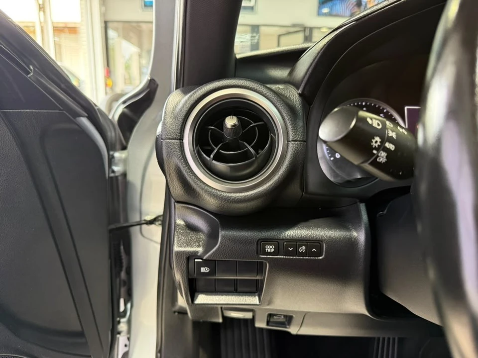 2021 Lexus IS 3rd Gen - Image 20 of 31