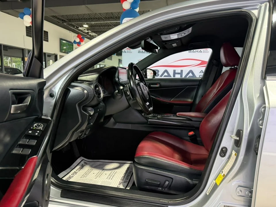 2021 Lexus IS 3rd Gen - Image 28 of 31