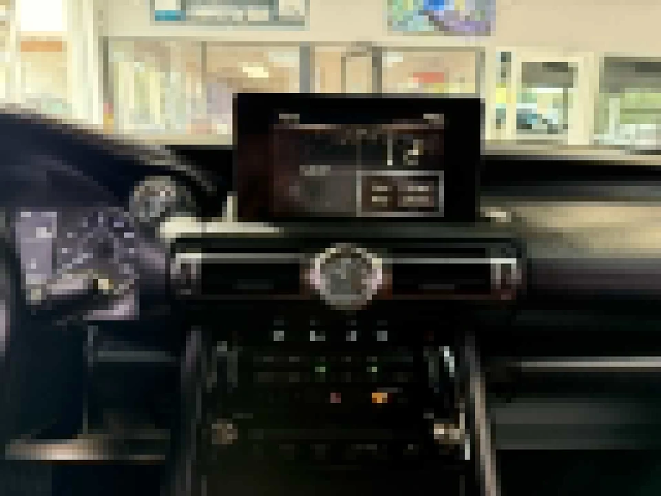 2021 Lexus IS 3rd Gen - Image 15 of 31