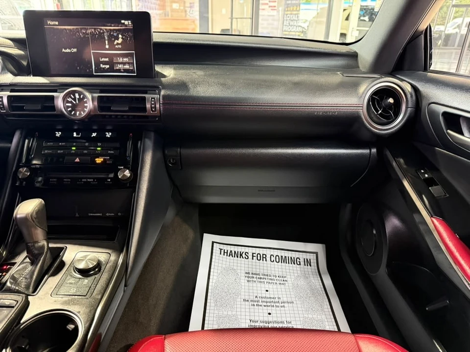2021 Lexus IS 3rd Gen - Image 19 of 31