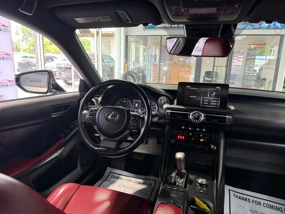 2021 Lexus IS 3rd Gen - Image 25 of 31