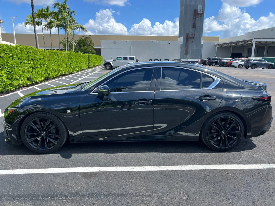 2021 Lexus IS 3rd Gen - Image 13 of 31