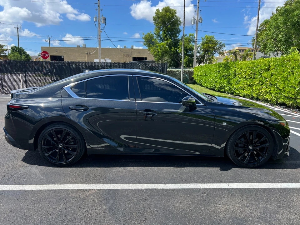 2021 Lexus IS 3rd Gen - Image 17 of 31