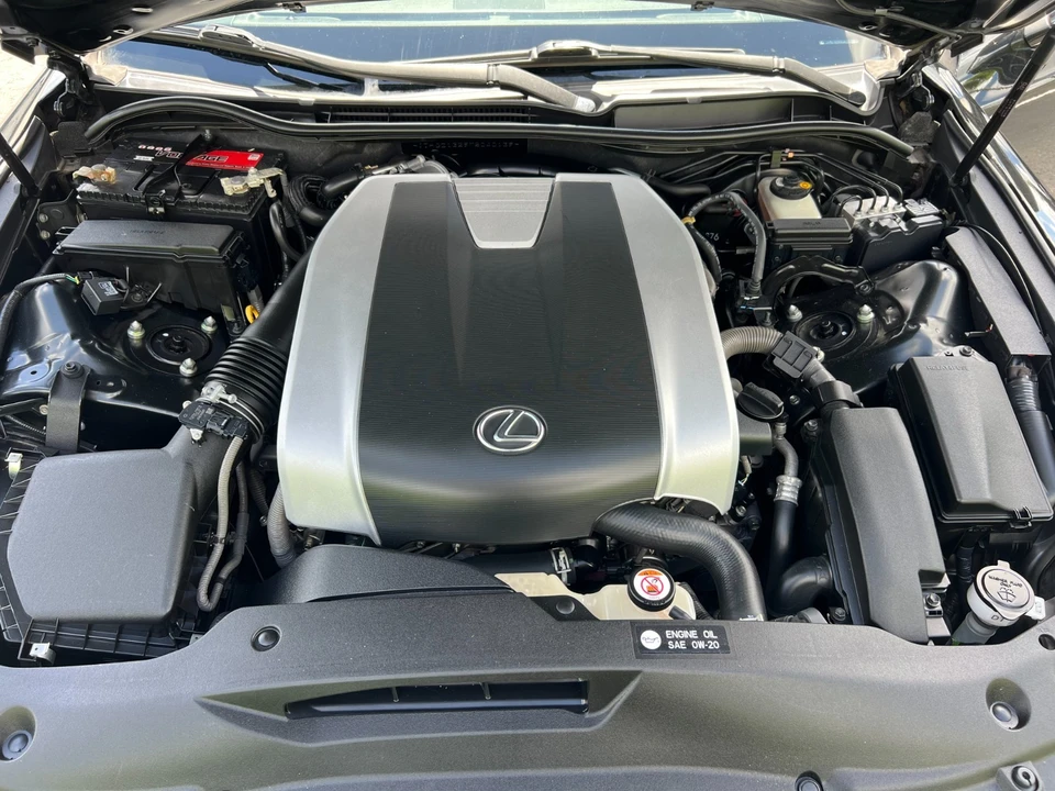 2021 Lexus IS 3rd Gen - Image 18 of 31