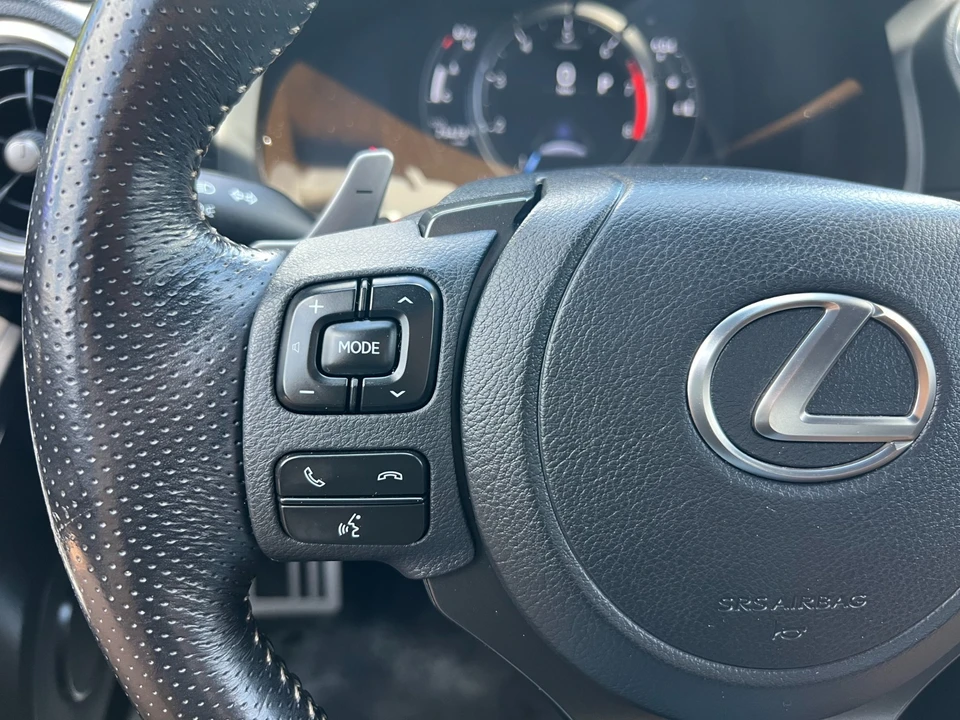 2021 Lexus IS 3rd Gen - Image 29 of 31