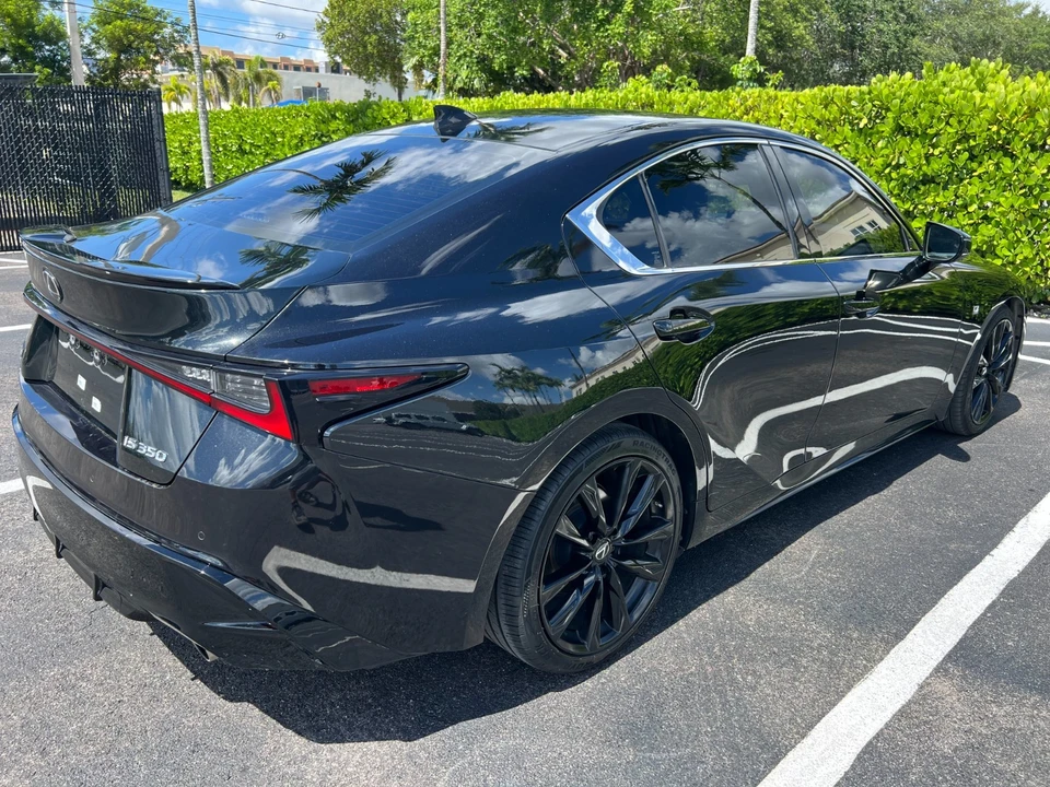 2021 Lexus IS 3rd Gen - Image 16 of 31