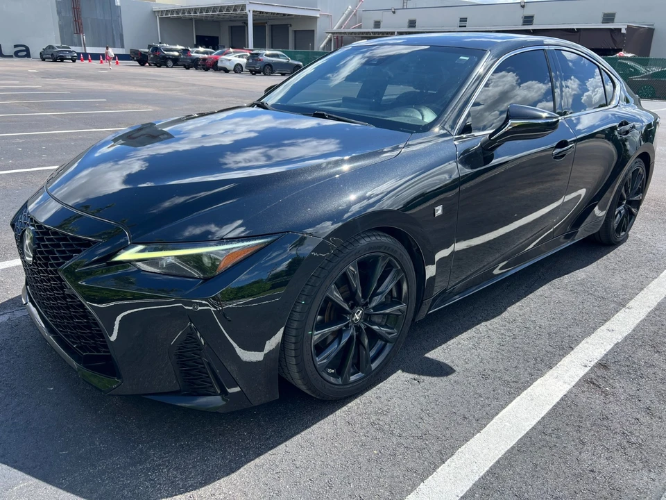 2021 Lexus IS 3rd Gen - Image 12 of 31