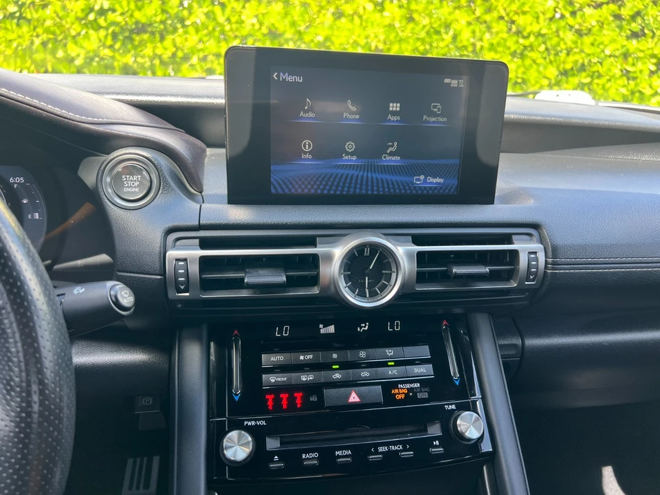 2021 Lexus IS 3rd Gen - Image 30 of 31