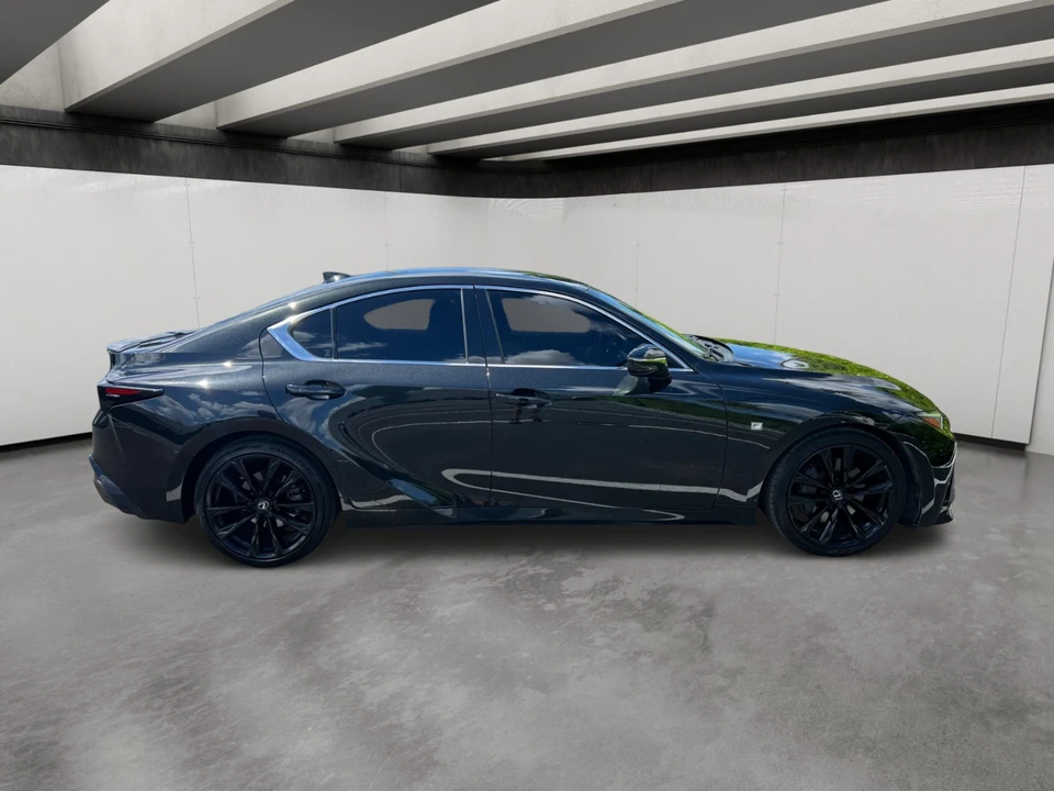 2021 Lexus IS 3rd Gen - Image 9 of 31
