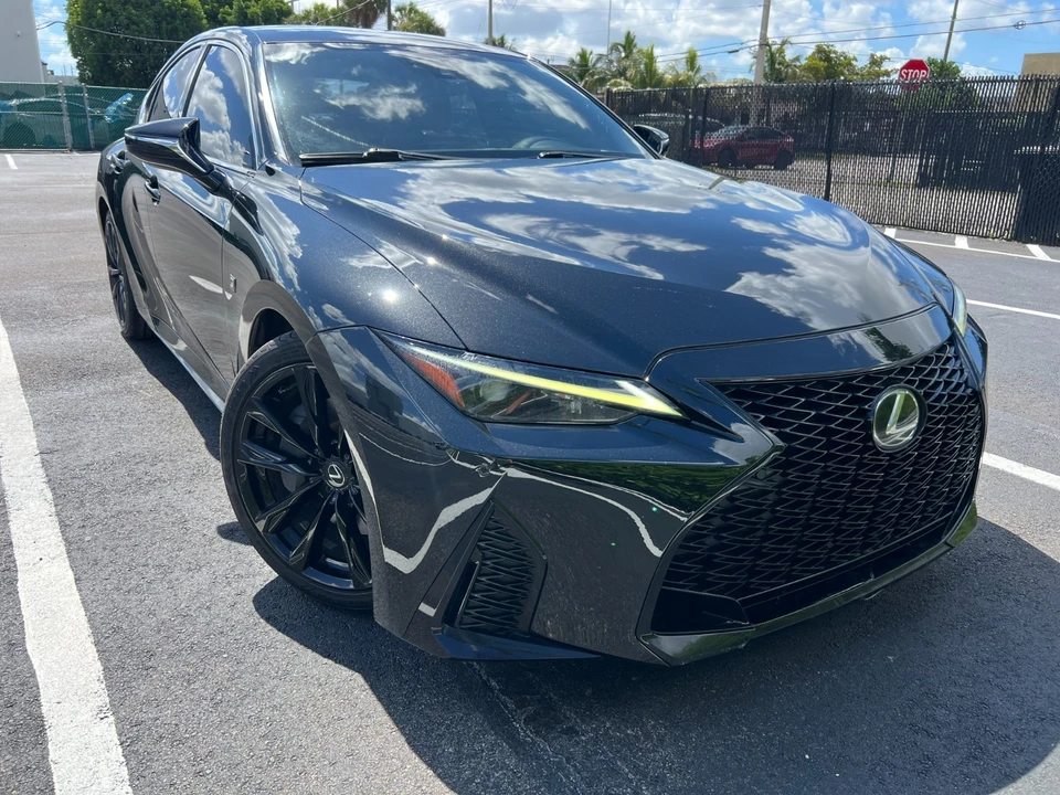 2021 Lexus IS 3rd Gen - Image 10 of 31