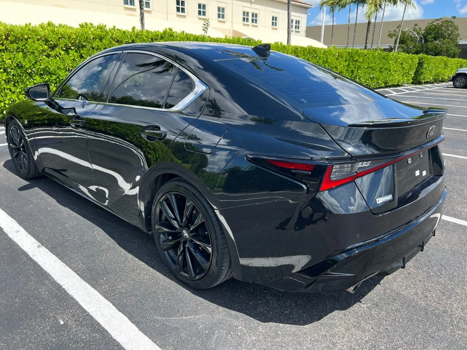 2021 Lexus IS 3rd Gen - Image 14 of 31