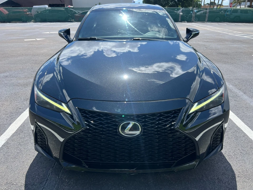 2021 Lexus IS 3rd Gen - Image 11 of 31