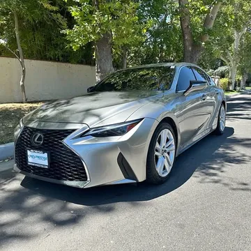 2021 Lexus IS