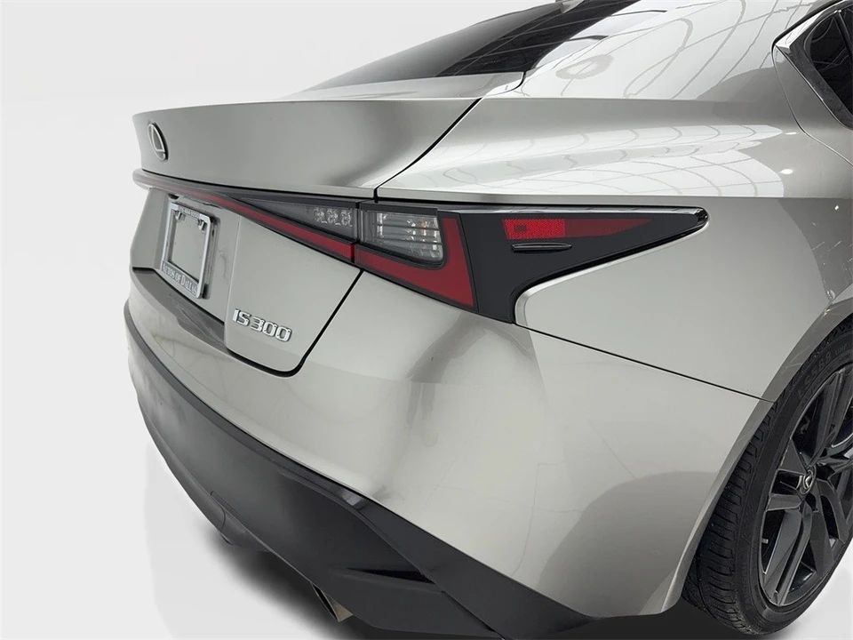 2021 Lexus IS 3rd Gen - Image 9 of 12