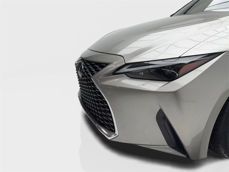 2021 Lexus IS 3rd Gen - Image 5 of 12