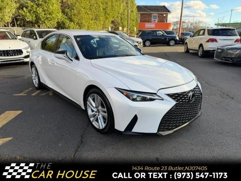 2021 Lexus IS 3rd Gen - Image 5 of 12