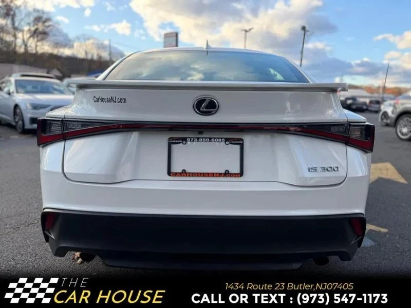 2021 Lexus IS 3rd Gen - Image 11 of 12
