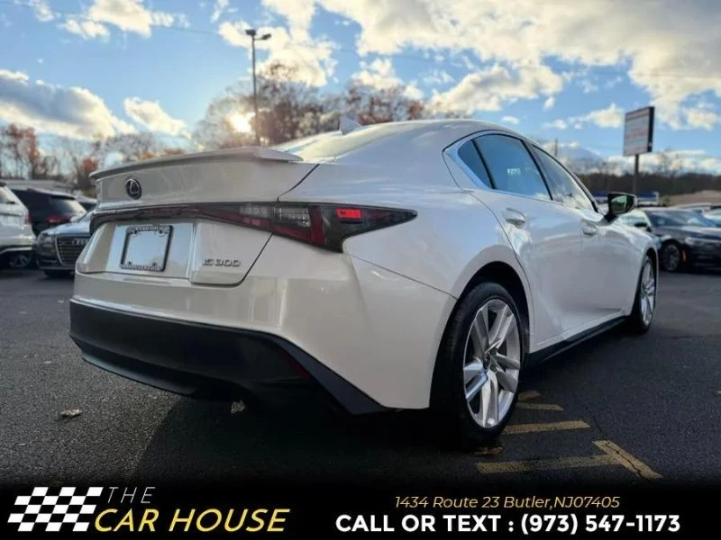 2021 Lexus IS 3rd Gen - Image 9 of 12