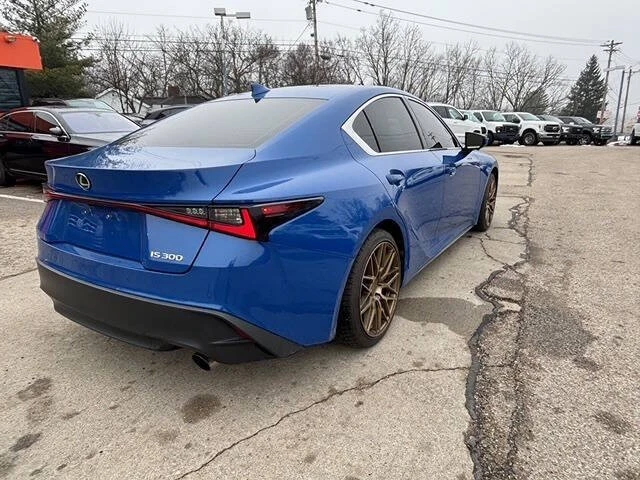 2021 Lexus IS 3rd Gen - Image 9 of 12