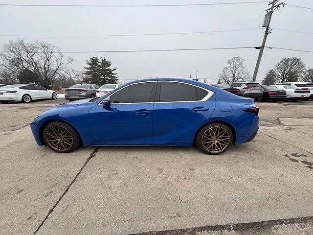 2021 Lexus IS 3rd Gen - Image 5 of 12