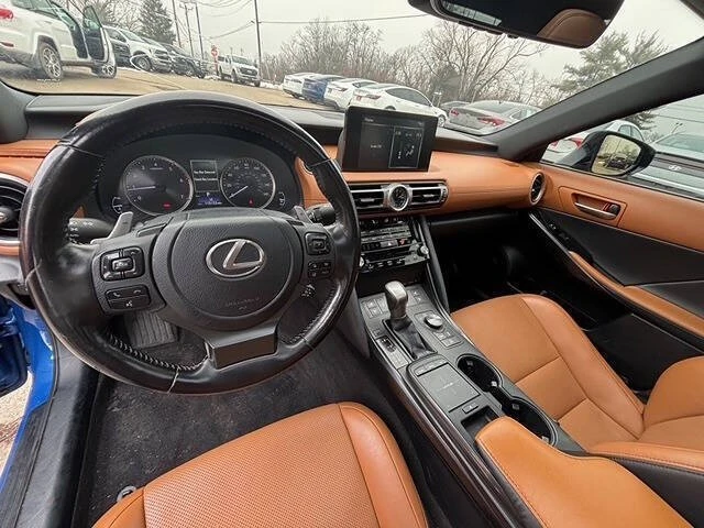 2021 Lexus IS 3rd Gen - Image 11 of 12